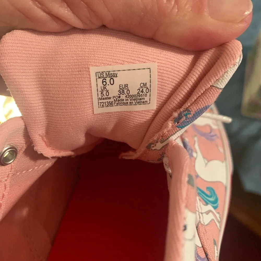 Vans Doheny Unicorn Powder Pink NWT Kids Size 6 Fits Women Size 7